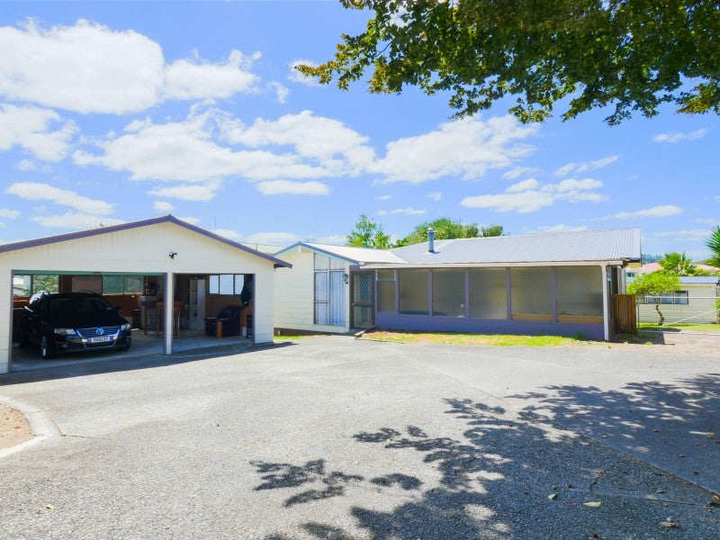 42 Tapper Crescent, Tikipunga, Whangarei - Carousel 1