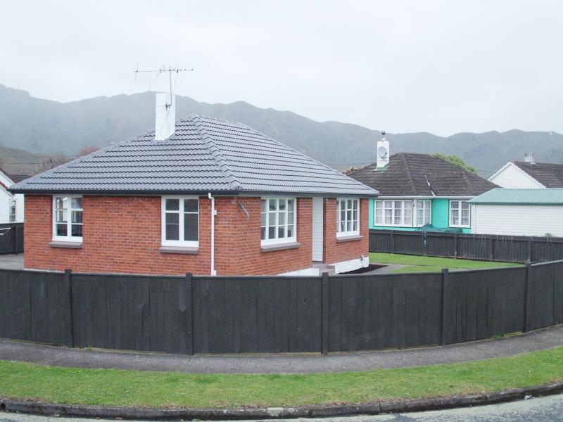 3 Barton Grove, Naenae, Lower Hutt - Carousel 2