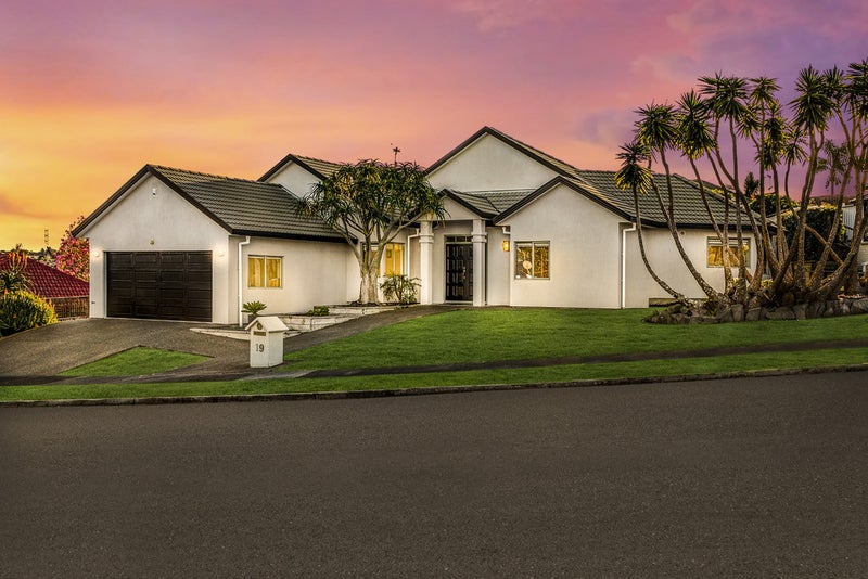 19 Stewart Gibson Place, Manurewa, Auckland - Carousel 1