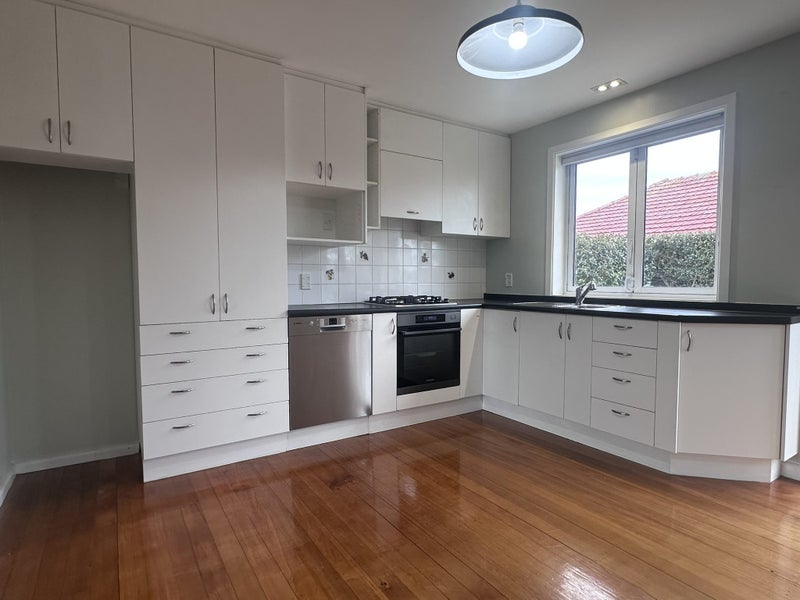 38 Evesham Crescent, Spreydon, Christchurch - Carousel 2