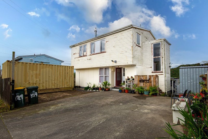 129 Sievers Grove, Cannons Creek, Porirua - Carousel 1