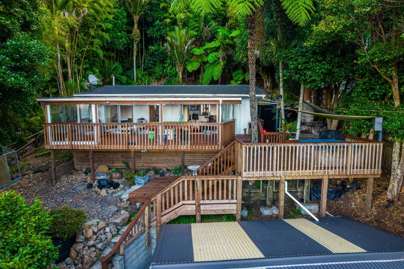 894 West Coast Road, Waiatarua, Auckland - Carousel 2