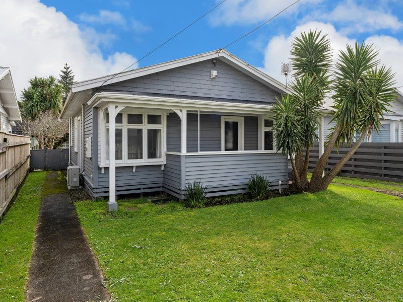 88 Tukapa Street, Westown, New Plymouth - Carousel 2