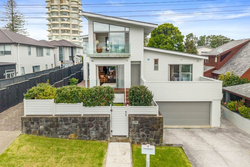 16 Sylvan Park Avenue, Milford, Auckland - Carousel 1
