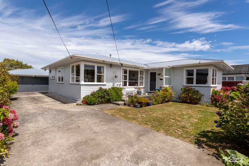 33 Garden Road, Avalon, Lower Hutt - Carousel 1
