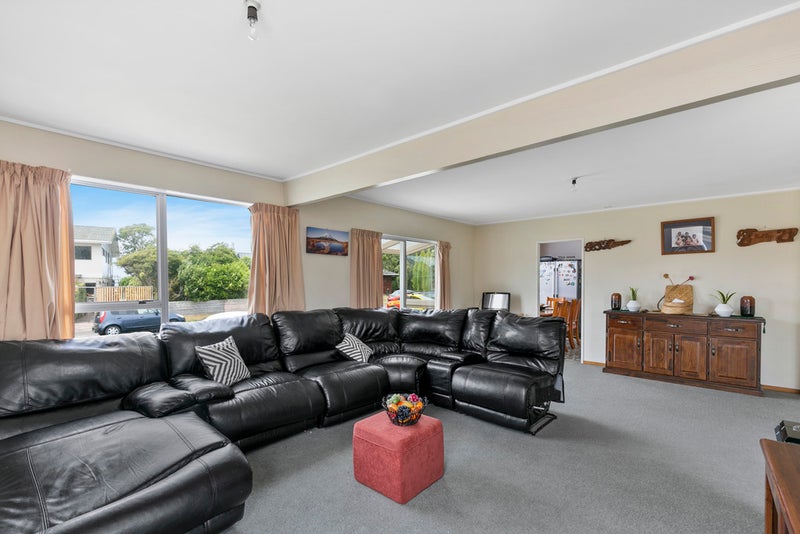 8 Arizona Grove, Brooklyn, Wellington - Carousel 2