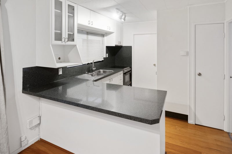 54 Glennandrew Drive, Half Moon Bay, Auckland - Carousel 2