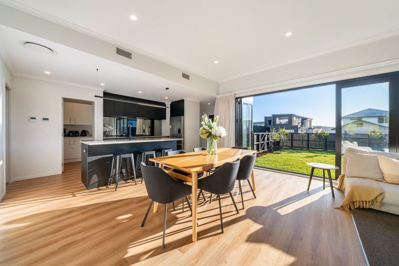 12 Kaiaho Close, Aotea, Porirua - Carousel 1