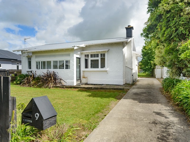 9 Chelwood Street, Takaro, Palmerston North - Carousel 1