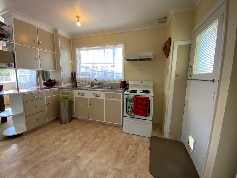 23 Stirling Crescent, Hokowhitu, Palmerston North - Carousel 2