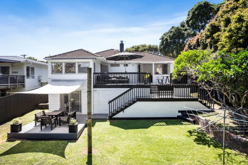 12 Fuchsia Place, Birkdale, Auckland - Carousel 1