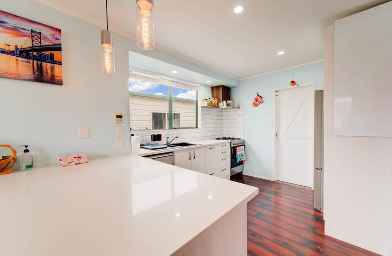 5 Aileen Place, Nawton, Hamilton - Carousel 2