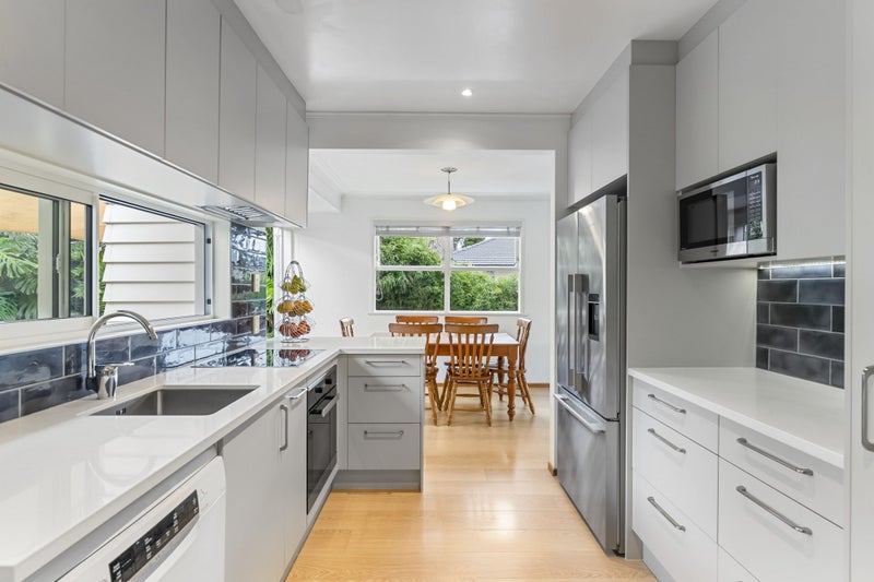 3 MacNay Way, Murrays Bay, Auckland - Carousel 2