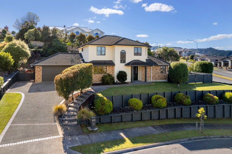 2 Ormrod Grove, Riverstone Terraces, Upper Hutt - Carousel 1