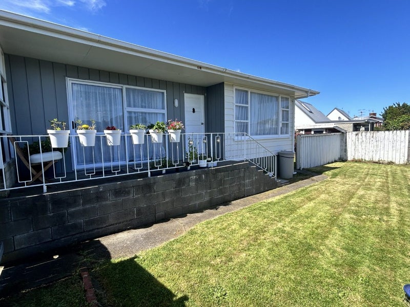 10 Anthony Grove, Paraparaumu Beach, Paraparaumu - Carousel 1