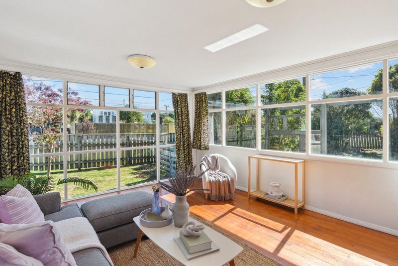 44 Menin Road, Raumati South, Paraparaumu - Carousel 2