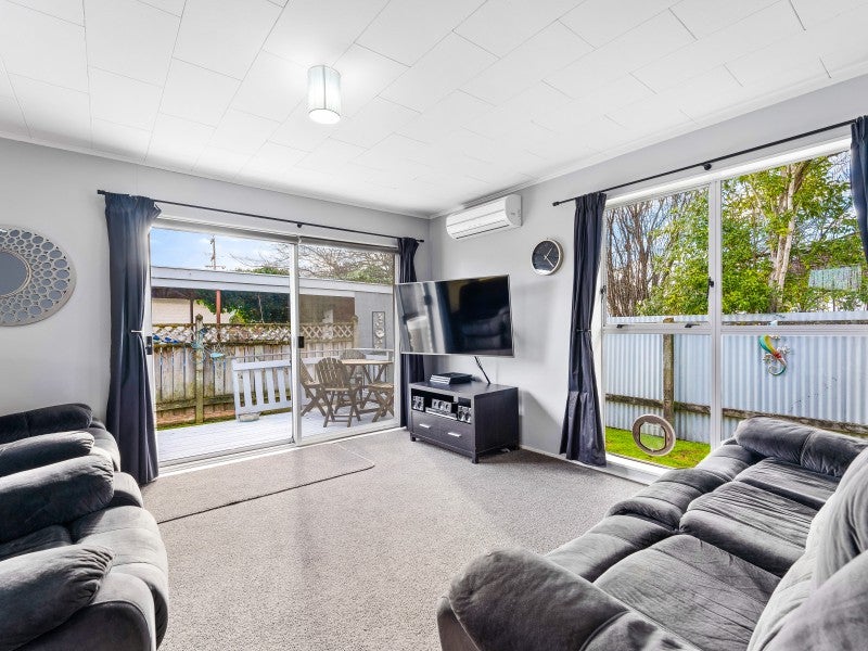 2/27 Miro Street, Trentham, Upper Hutt - Carousel 2