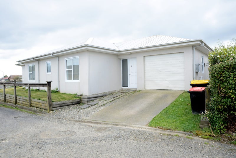 81 Lothian Crescent, Strathern, Invercargill - Carousel 1