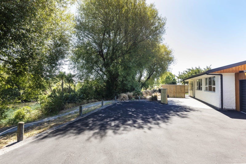2/11 Heathcote Street, Woolston, Christchurch - Carousel 2