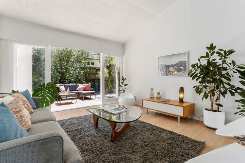 2/6 Thatcher Street, Mission Bay, Auckland - Carousel 1