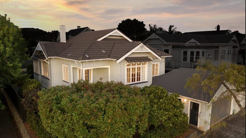 13 Kingsview Road, Mount Eden, Auckland - Carousel 1