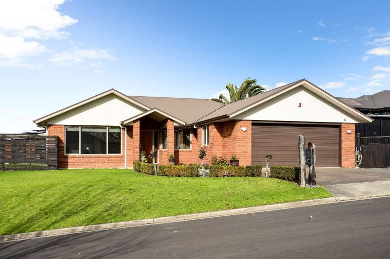 16 Trinidad Place, Flagstaff, Hamilton - Carousel 1