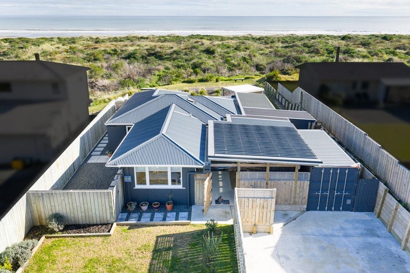 3 Kent Avenue, Waitārere Beach, Levin - Carousel 1