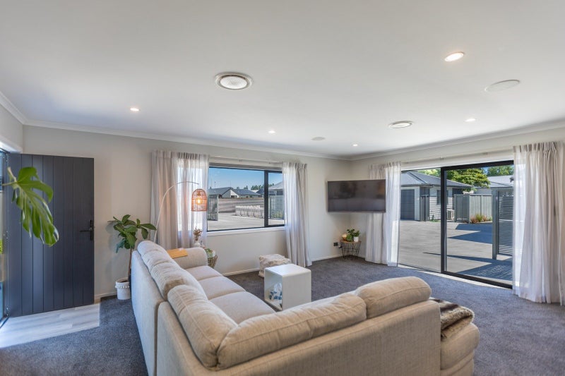 4 Vernon Terrace, Hillsborough, Christchurch - Carousel 1
