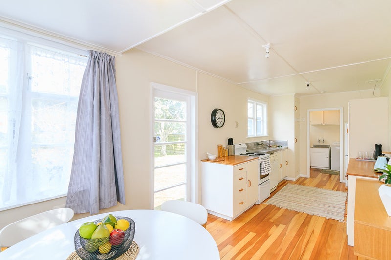 18 Pearce Crescent, Taita, Lower Hutt - Carousel 2