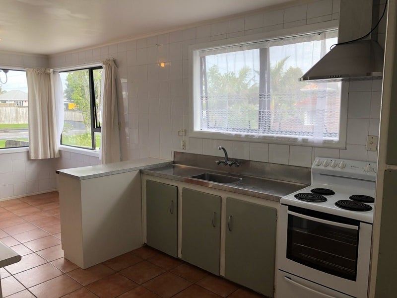 215 Birkdale Road, Birkdale, Auckland - Carousel 2