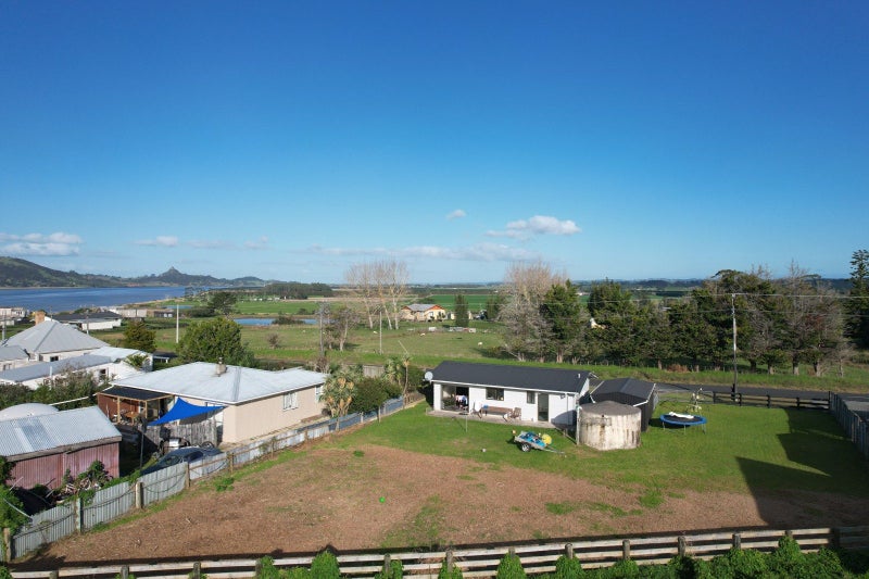 2 Clean Street, Te Kōpuru - Carousel 14