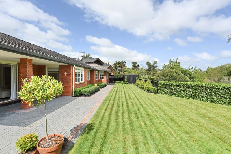 12 Raungawari Drive, Huntington, Hamilton - Carousel 2