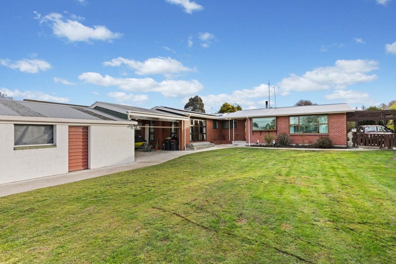 2 Tracy Place, Redwood, Christchurch - Carousel 2