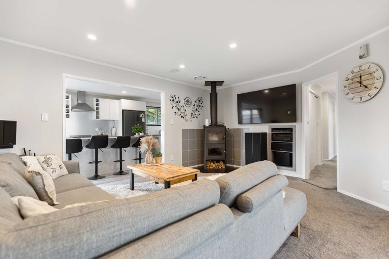 4 Thackeray Place, Owhata, Rotorua - Carousel 2