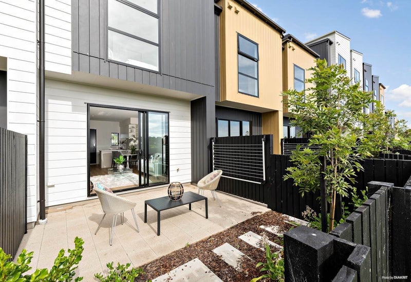 34/47A Huntington Drive, Huntington Park, Auckland - Carousel 1