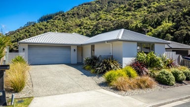 5 Olivine Terrace, The Brook, Nelson - Carousel 1