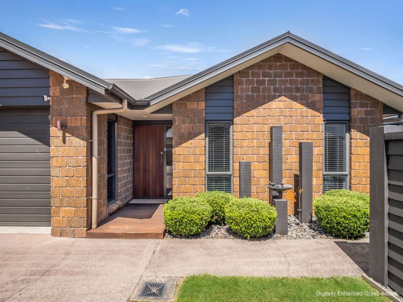 8 Farleigh Close, Huntington, Hamilton - Carousel 1