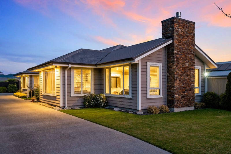 22 Euphrasie Drive, Aidanfield, Christchurch - Carousel 1