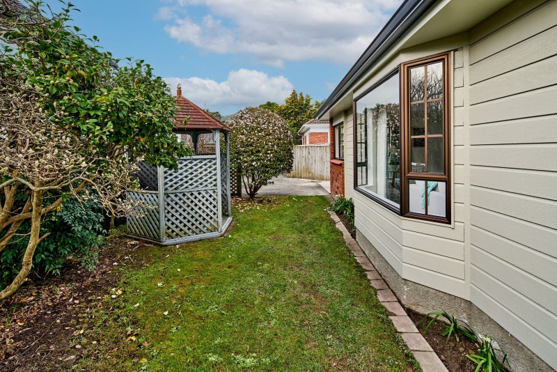 2/83 Pohutukawa Street, Woburn, Lower Hutt - Carousel 15