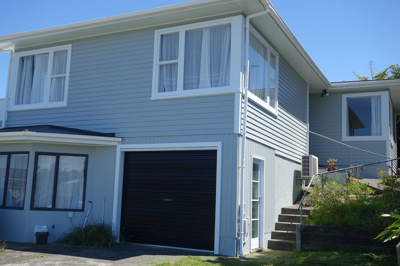 9 Glenamoy Crescent, Johnsonville, Wellington - Carousel 2