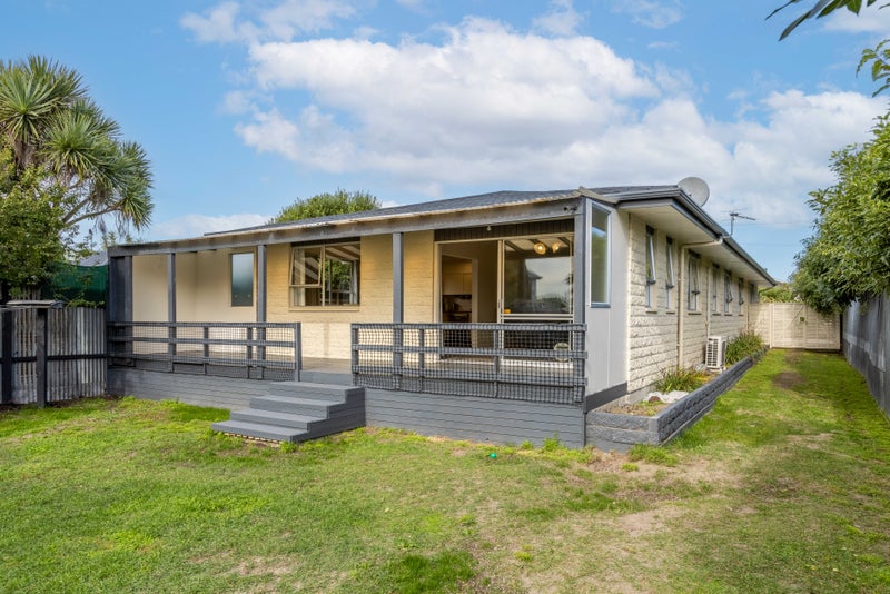 35 Larnach Street, Waimairi Beach, Christchurch - Carousel 1