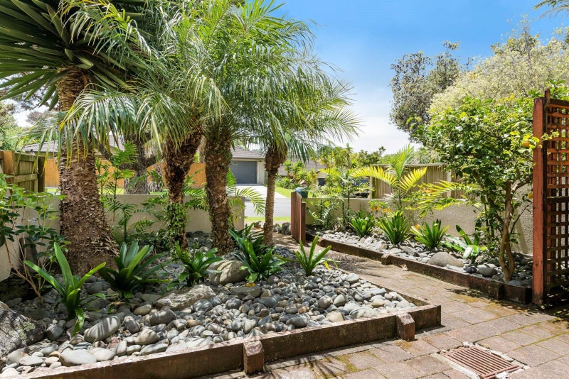 1/11 John Jennings Drive, Oteha, Auckland - Carousel 14