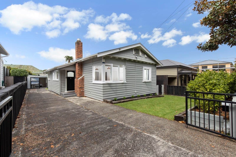 35 Spring Street, Onehunga, Auckland - Carousel 1