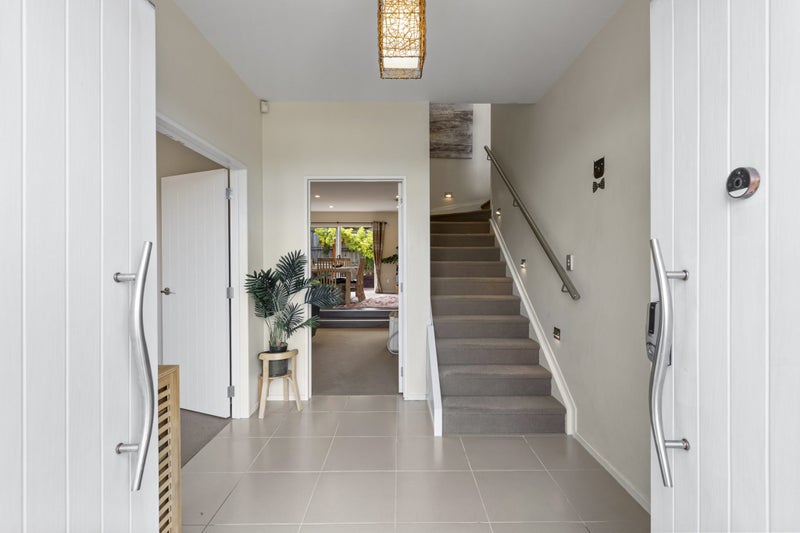 3 Stamford Crescent, Flat Bush, Auckland - Carousel 2