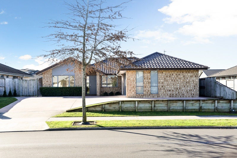 50 Cumberland Drive, Flagstaff, Hamilton - Carousel 1