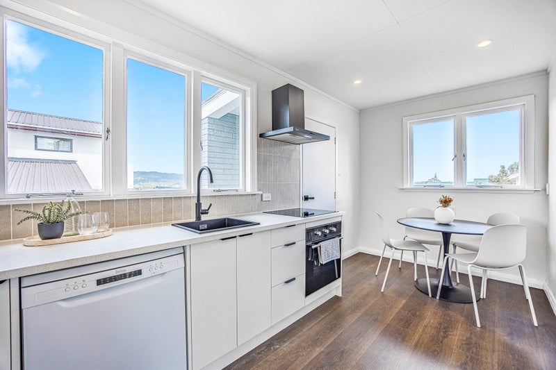 115 Sunnyside Road, Sunnyvale, Auckland - Carousel 1