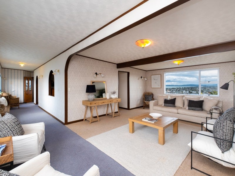 49 Cameron Road, Bluff Hill, Napier - Carousel 1