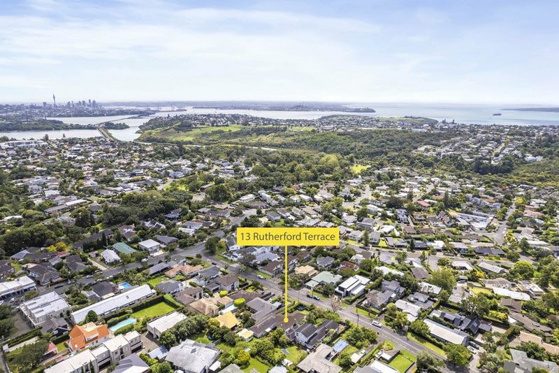 13 Rutherford Terrace, Meadowbank, Auckland - Carousel 22