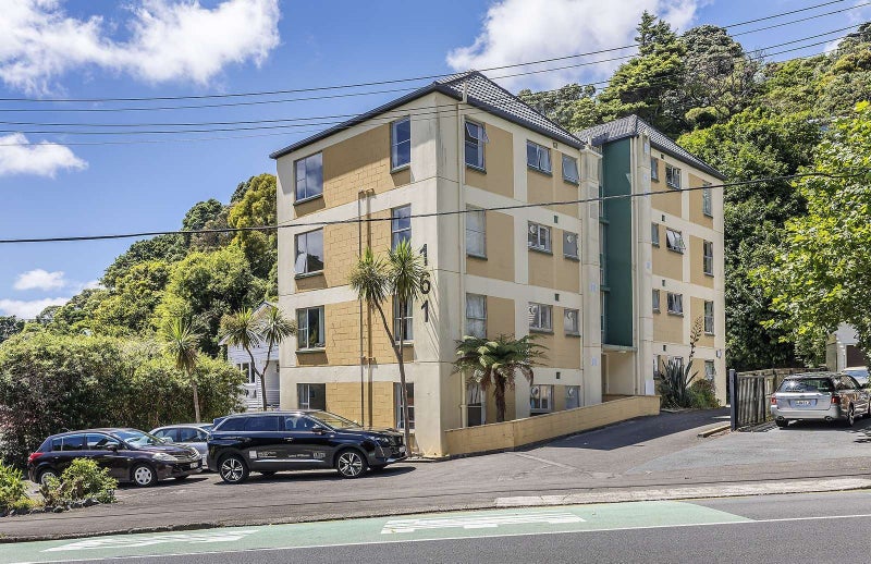 6/161 Glenmore Street, Kelburn, Wellington - Carousel 1