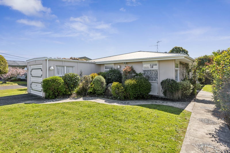 35 Gray Avenue, Paraparaumu Beach, Paraparaumu - Carousel 1